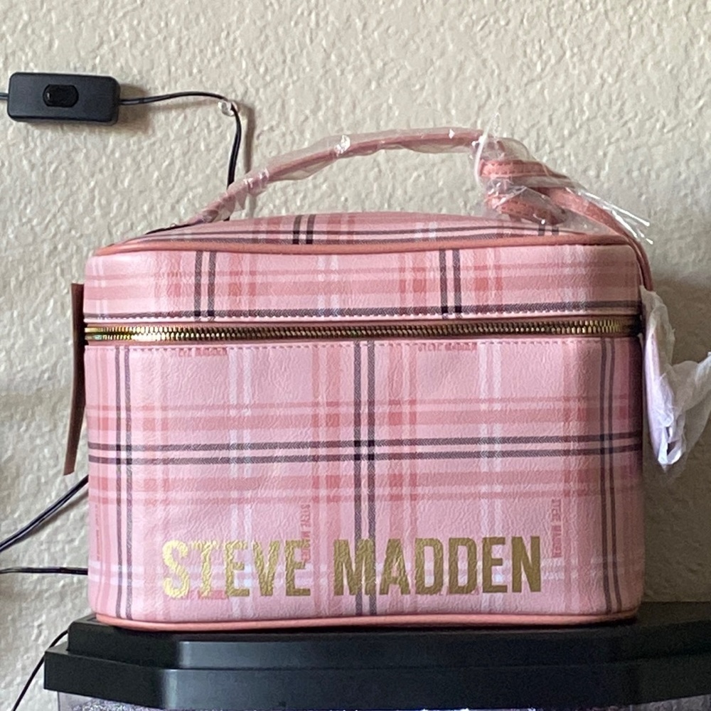 Steve Madden make up cases ( Bin #3 )